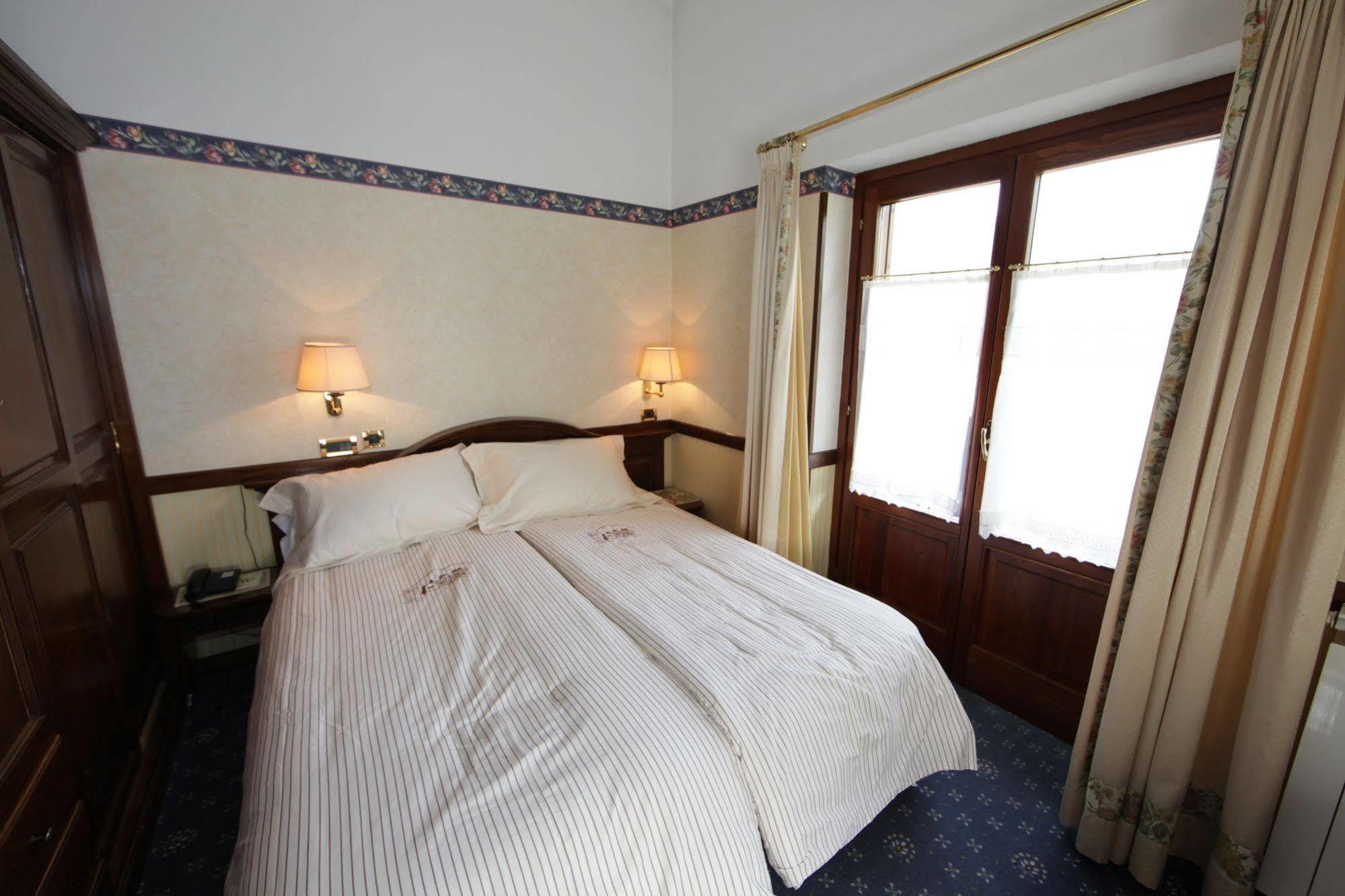 Hotel Petit